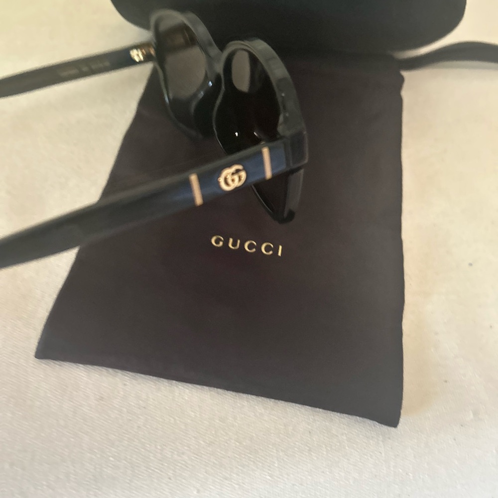 Authentic Gucci Sunglasses. - image 8